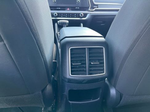 Used 2025 Kia Sportage LX FWD image 22
