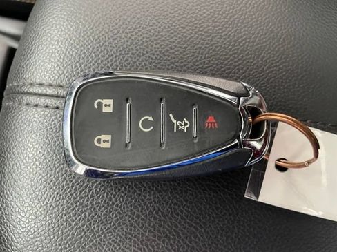 Used 2024 Chevrolet Equinox Premier AWD/4WD image 24