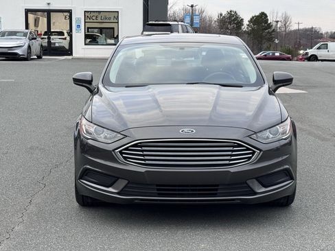 Used 2017 Ford Fusion SE image 5