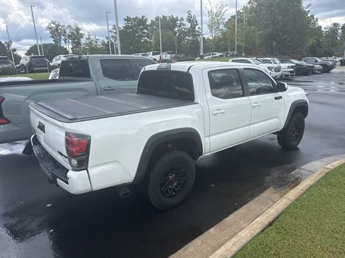 Used 2019 Toyota Tacoma TRD Pro AWD/4WD image 6