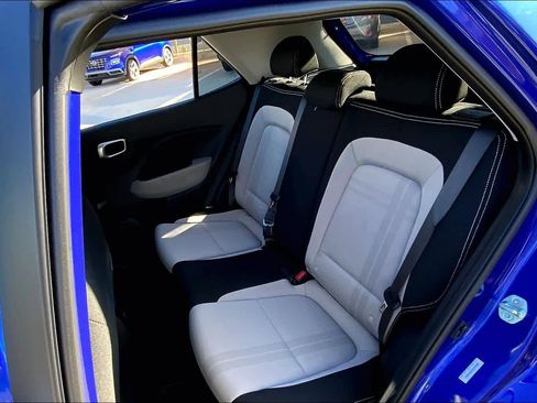 Certified 2025 Hyundai Venue SEL image 20