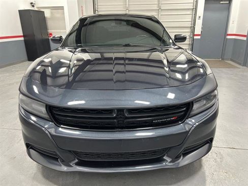 Used 2019 Dodge Charger SXT image 7
