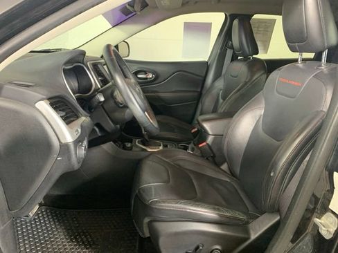 Used 2014 Jeep Cherokee Trailhawk w/ Leather Interior Group AWD/4WD image 16