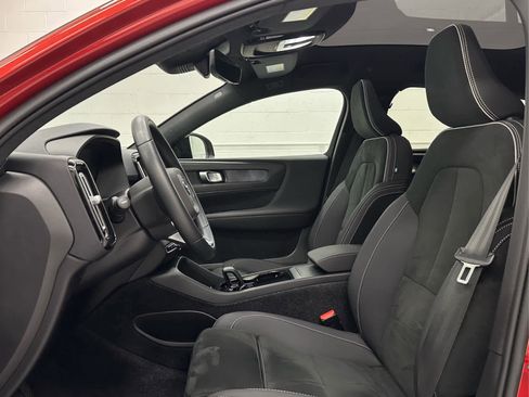 Used 2023 Volvo C40 P8 Recharge Plus image 11