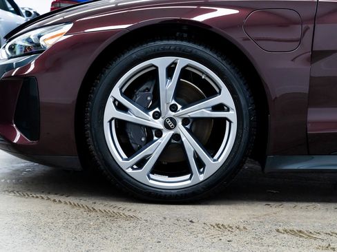 Used 2022 Audi e-tron GT Premium Plus image 7