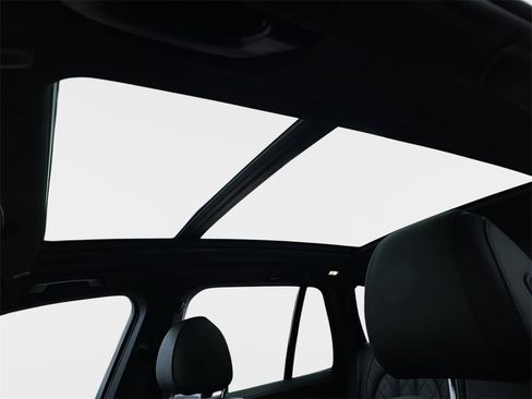 Used 2023 BMW X5 xDrive45e image 31