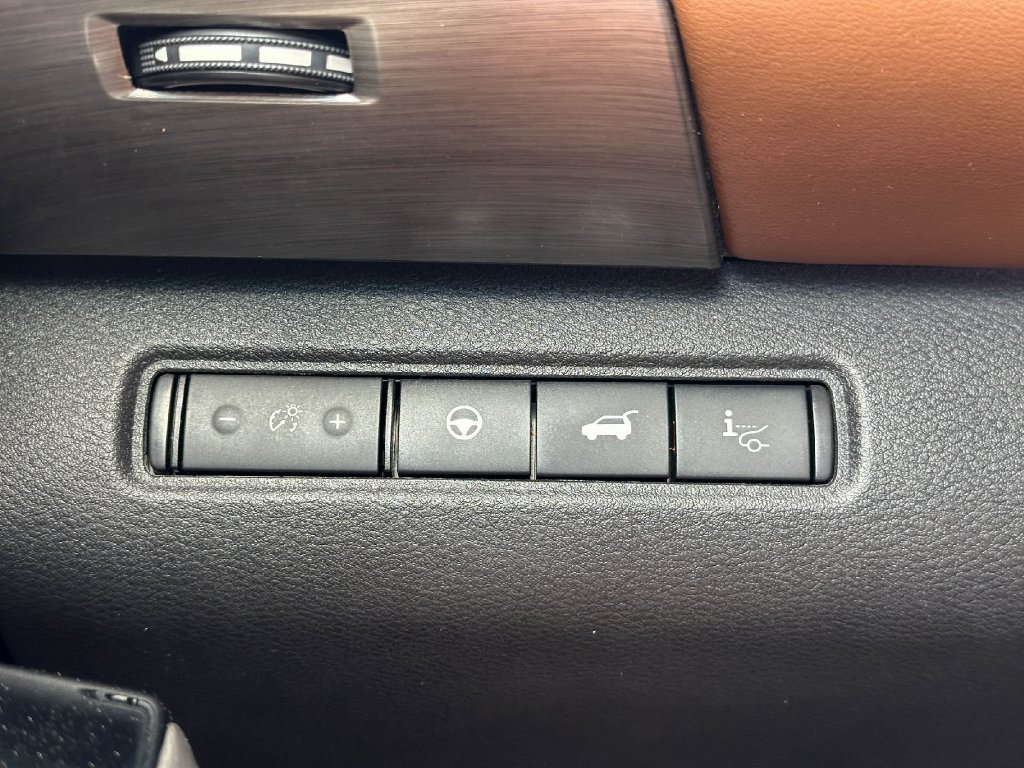 Used 2022 Nissan Pathfinder Platinum w/ Cargo Package FWD image 40