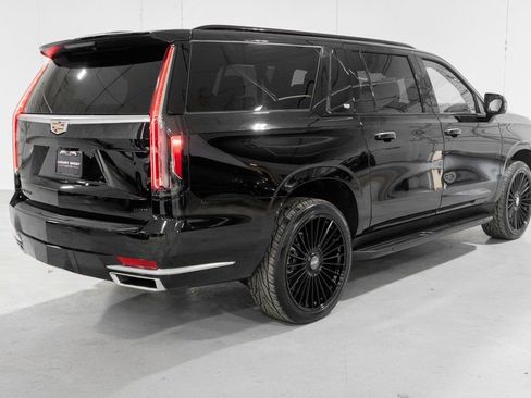 Used 2024 Cadillac Escalade ESV Sport Platinum w/ LPO, ONYX Package image 6