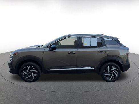 Used 2026 Nissan Kicks SV FWD image 9