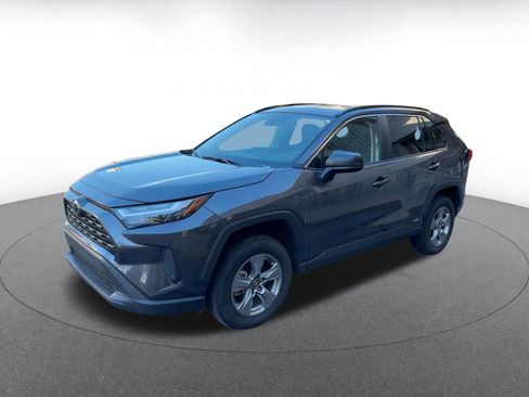 Used 2025 Toyota RAV4 LE image 7