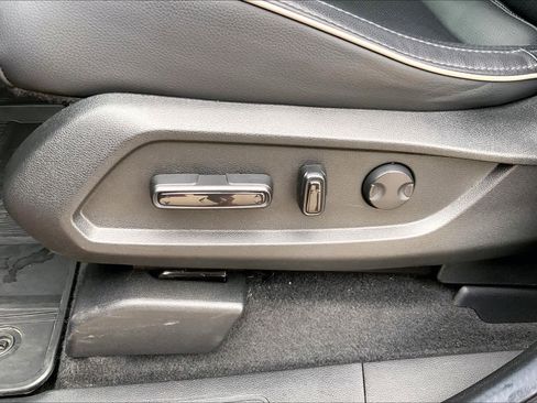Used 2025 Honda Pilot Elite image 33