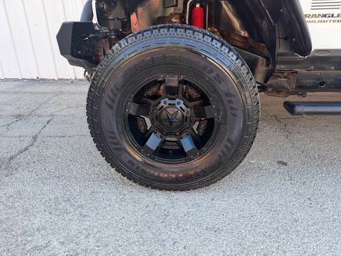 Used 2014 Jeep Wrangler Unlimited Rubicon w/ Connectivity Group AWD/4WD image 27