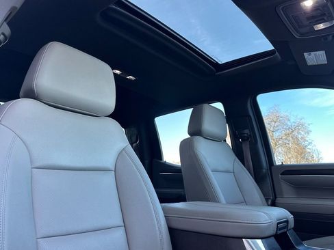 Used 2023 GMC Sierra 1500 SLT w/ SLT Premium Package image 16