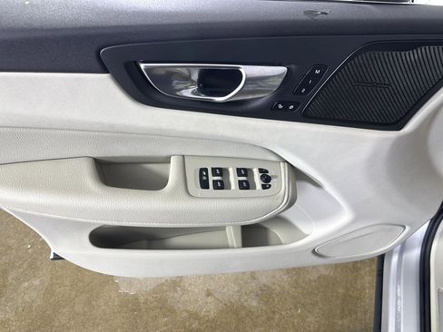 Used 2021 Volvo XC60 T8 Inscription Expression image 5