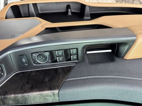 Used 2024 Ford F250 Lariat w/ Chrome Package AWD/4WD image 16