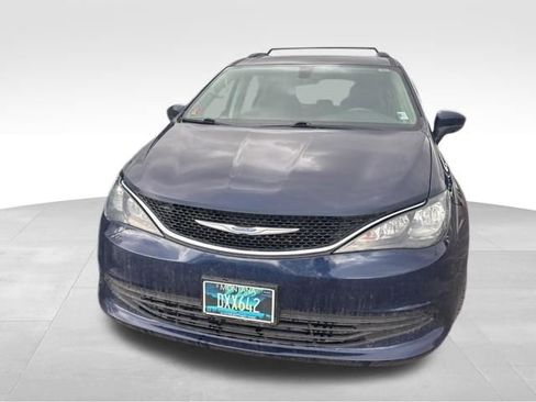 Used 2017 Chrysler Pacifica LX FWD image 5