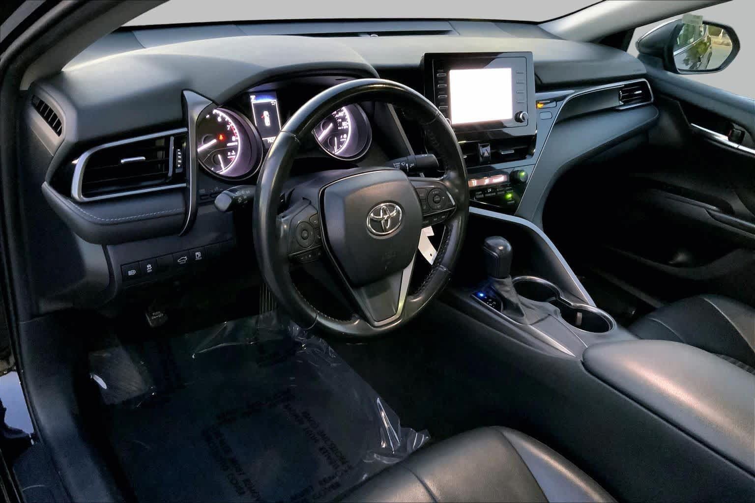 Used 2021 Toyota Camry SE FWD image 14