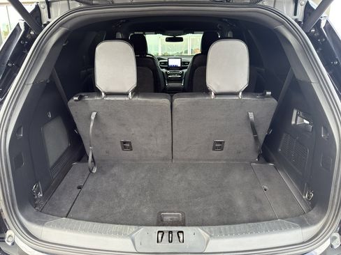 Used 2023 Ford Explorer ST-Line w/ Class IV Trailer Tow Package image 18