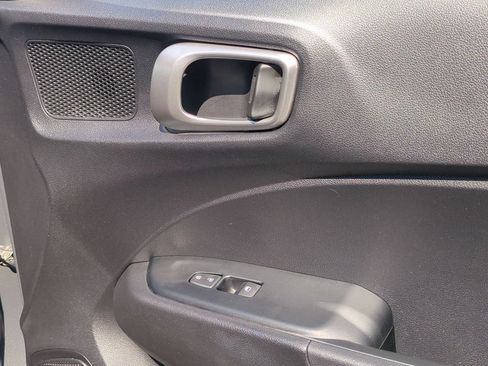 Used 2025 Hyundai Venue SEL FWD image 34