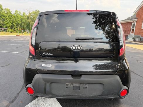Used 2014 Kia Soul + FWD image 6