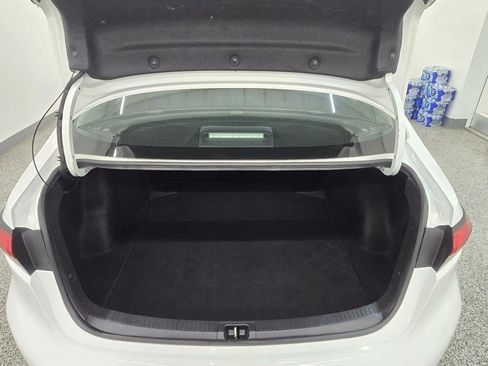 Used 2021 Toyota Corolla LE image 16