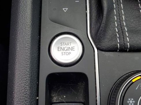 Used 2022 Volkswagen Atlas SE image 29