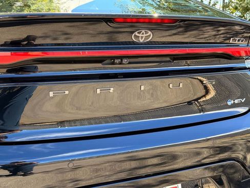 Used 2023 Toyota Prius Limited FWD image 7