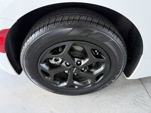 Used 2023 Chrysler Pacifica Limited w/ S Appearance Package image 54