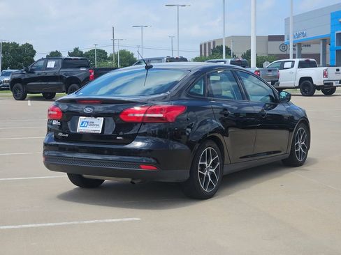 Used 2017 Ford Focus SEL w/ Cold Weather Package FWD image 7