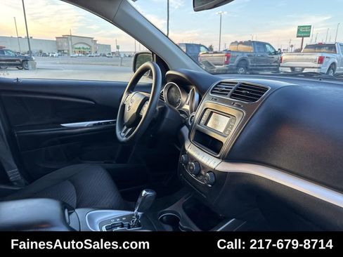 Used 2019 Dodge Journey SE image 93
