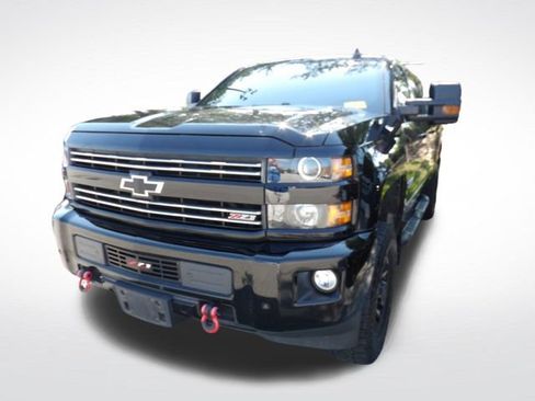 Used 2018 Chevrolet Silverado 2500 LT w/ Midnight Edition AWD/4WD image 9