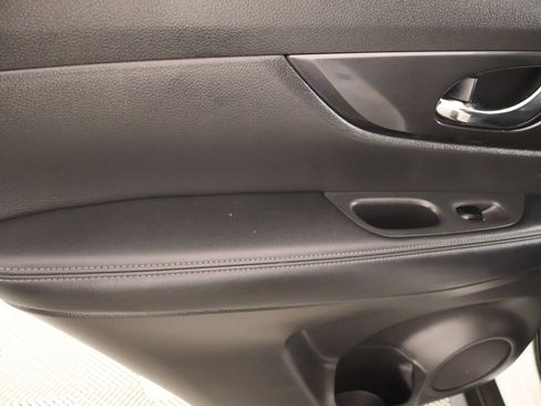 Used 2017 Nissan Rogue S w/ Appearance Package FWD image 15