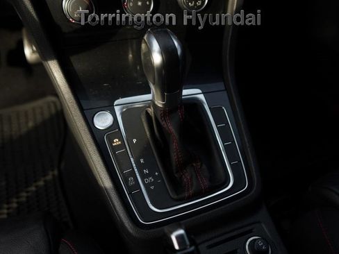 Used 2017 Volkswagen Golf 4-Door image 21