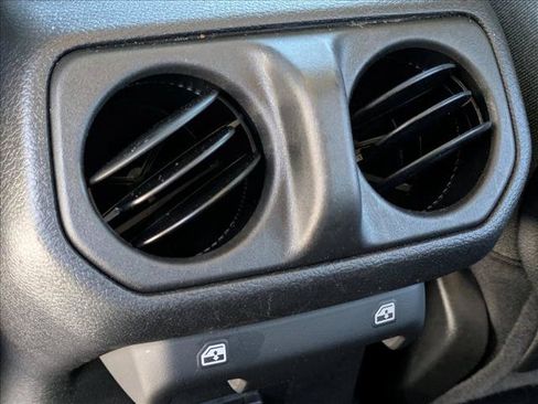 Used 2026 Jeep Wrangler Unlimited Rubicon AWD/4WD image 16