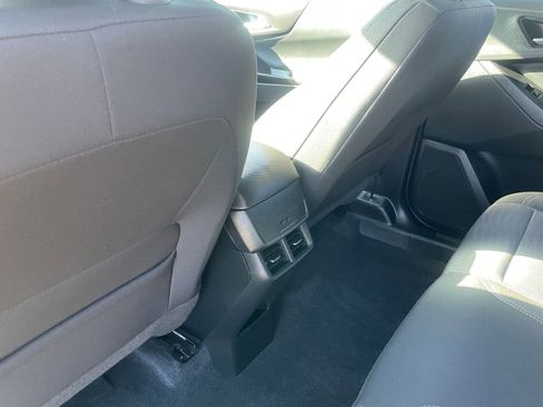 Used 2025 Chevrolet Equinox LT image 24