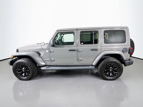 Used 2019 Jeep Wrangler Unlimited Sahara w/ Uconnect 4C Nav & Sound Group AWD/4WD image 4