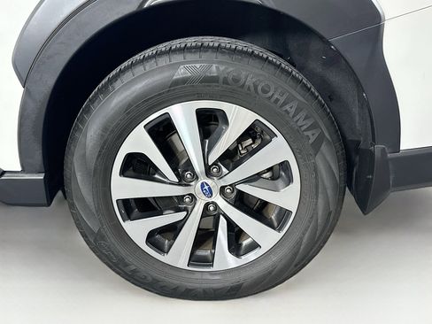 Used 2023 Subaru Outback Premium image 11