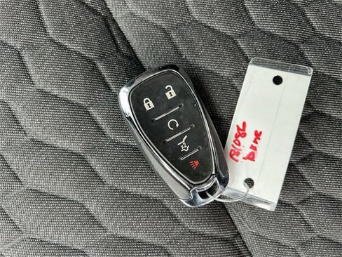 Used 2018 Chevrolet Equinox LT image 25