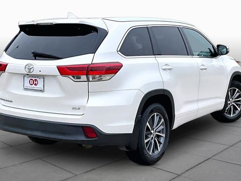 Used 2018 Toyota Highlander XLE FWD image 13