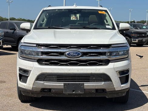 Used 2024 Ford Expedition Limited AWD/4WD image 3
