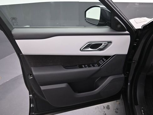 New 2026 Land Rover Range Rover Velar Dynamic SE image 18