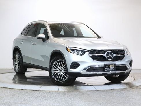 Used 2025 Mercedes-Benz GLC 300 4MATIC image 1