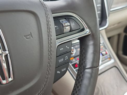 Used 2017 Lincoln Continental Reserve FWD image 26