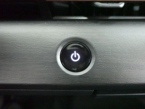 Used 2024 Nissan Ariya AWD image 23