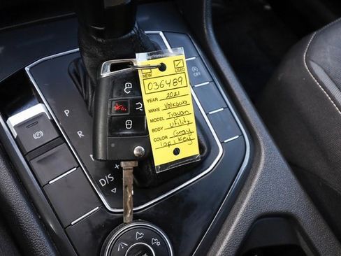 Used 2021 Volkswagen Tiguan S image 9