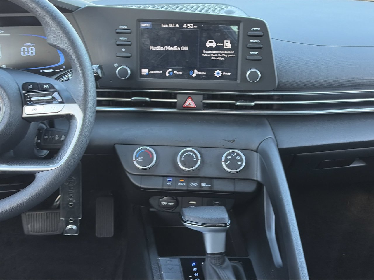 Certified 2025 Hyundai Elantra SE FWD image 14