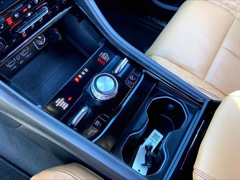 Used 2022 Jeep Grand Cherokee Summit w/ Luxury Tech Group V image 14