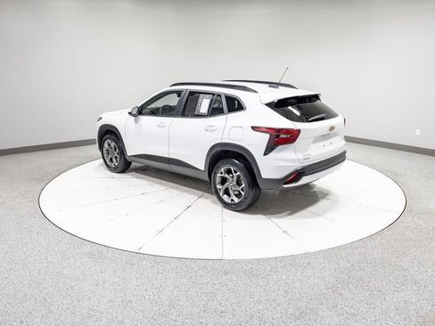 Used 2024 Chevrolet Trax LT w/ Driver Confidence Package image 32