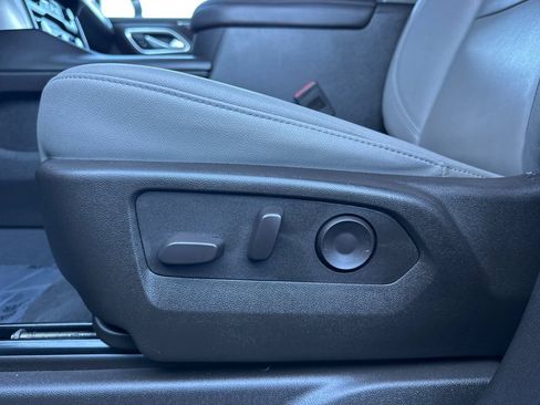 Used 2024 Chevrolet Suburban LT image 13