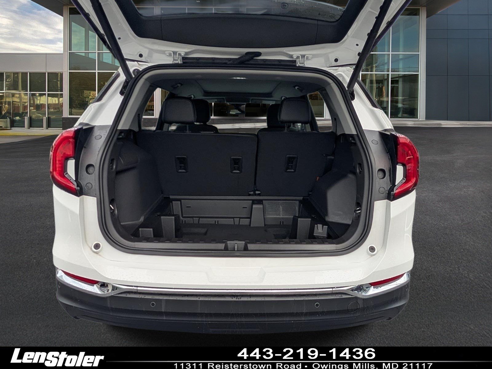 Used 2023 GMC Terrain SLT w/ Tech Package AWD/4WD image 13